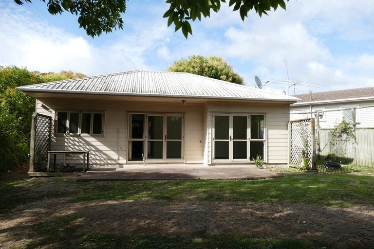 Photo of property in 40 Woodford Avenue, Henderson, Auckland, 0610