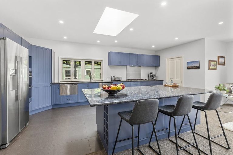 Photo of property in 11 Wilmshurst Place, Tawa, Wellington, 5028