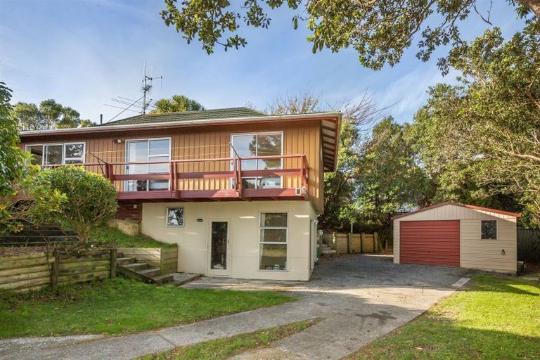 Photo of property in 18 Toporoa View, Ascot Park, Porirua, 5024