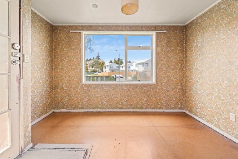 Photo of property in 7 Virgo Place, Kawaha Point, Rotorua, 3010