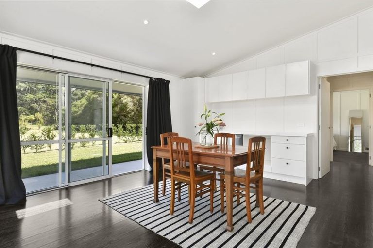 Photo of property in 34 Merewhira Road, Paremoremo, Albany, 0793