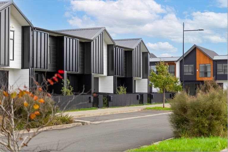 Photo of property in 4 Tuputupu Drive, Kumeu, 0810