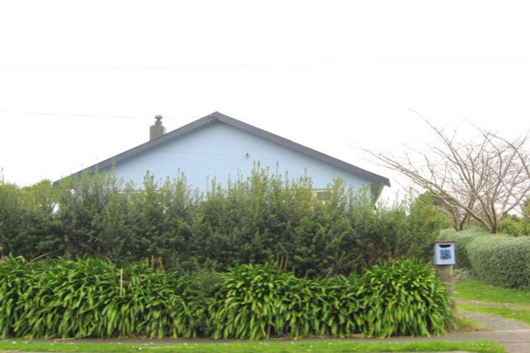 Photo of property in 23 Carthew Street, Okato, 4335