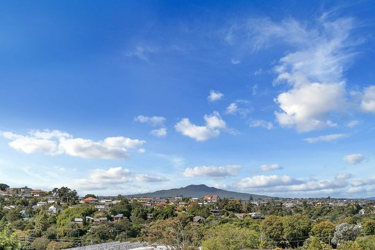 Photo of property in 3/57 Gladstone Road, Northcote, Auckland, 0627