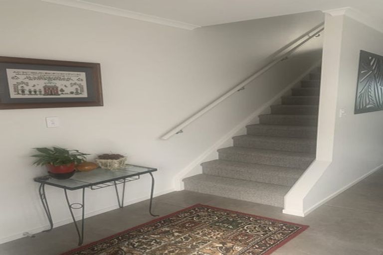 Photo of property in 73 Karepiro Drive, Stanmore Bay, Whangaparaoa, 0932