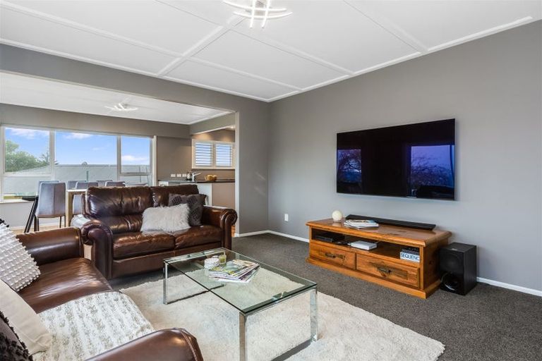 Photo of property in 22 Ernest Street, Ranui, Porirua, 5024