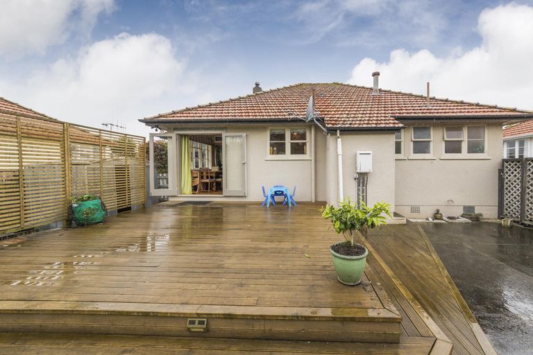 Photo of property in 10 Severn Terrace, Roslyn, Palmerston North, 4414