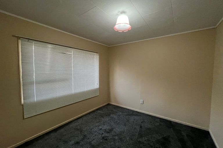 Photo of property in 476 Roscommon Road, Clendon Park, Auckland, 2103