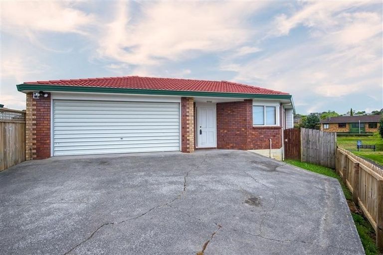 Photo of property in 2/15 Emma Court, Northpark, Auckland, 2013
