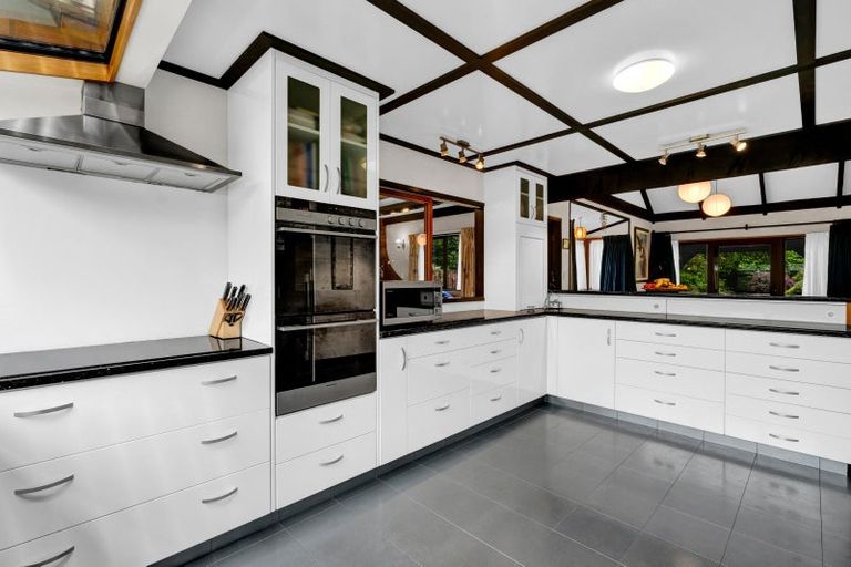 Photo of property in 24 Prudence Place, Oakura, 4314