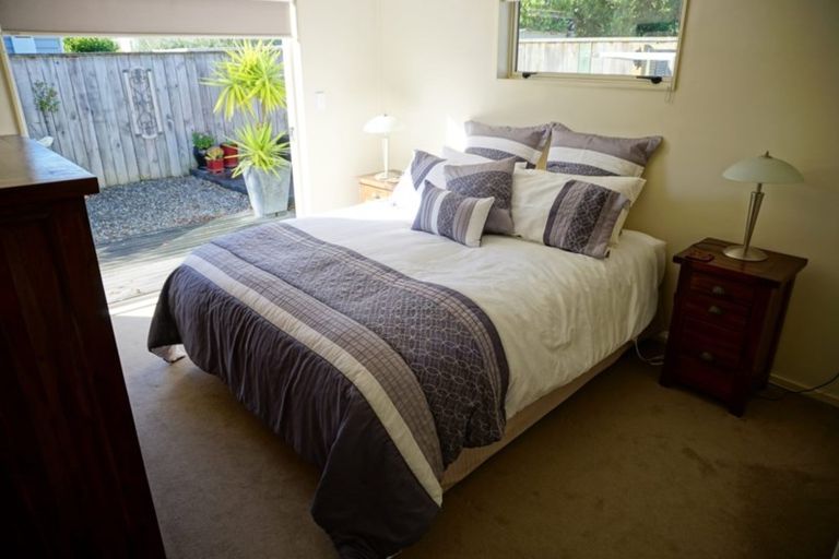 Photo of property in 8 Sackville Street, Martinborough, 5711