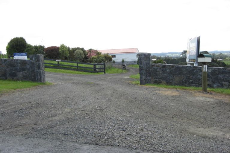 Photo of property in 160 Hanham Road, Kumeu, 0891