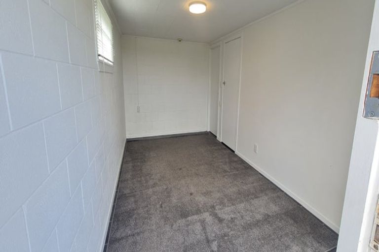 Photo of property in 10 Howard Road, Northcote, Auckland, 0627