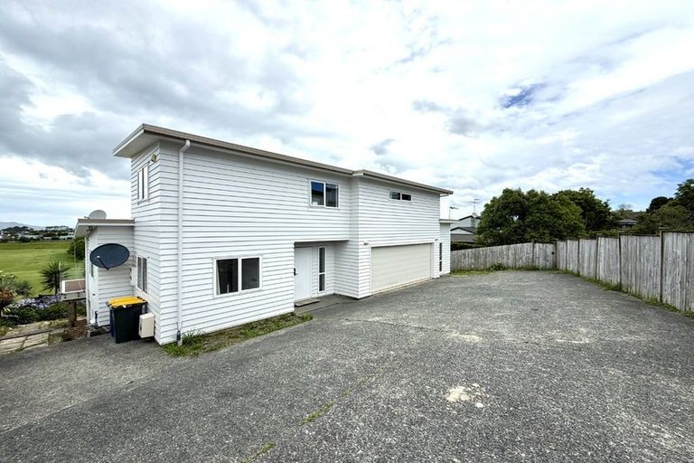 Photo of property in 65 Zara Court, Windsor Park, Auckland, 0632