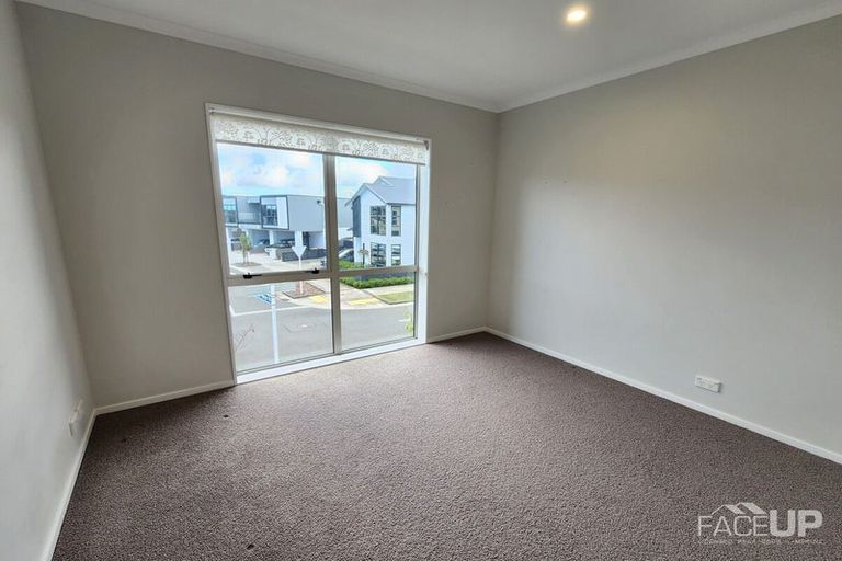 Photo of property in 32 Eyton Kay Road, Hobsonville, Auckland, 0616
