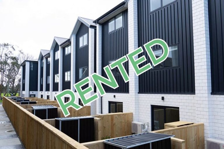 Photo of property in 7/22 Yeovil Road, Te Atatu Peninsula, Auckland, 0610