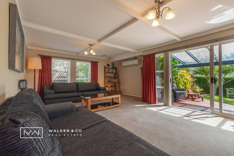 Photo of property in 16 Sunbrae Drive, Silverstream, Upper Hutt, 5019