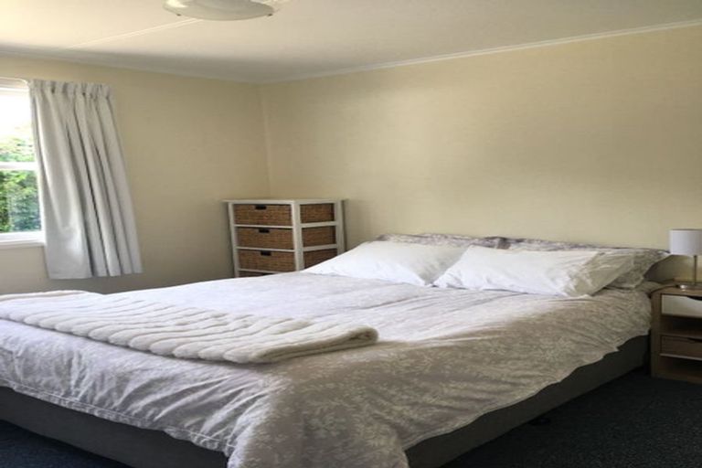 Photo of property in 1/74 Sunnynook Road, Sunnynook, Auckland, 0620