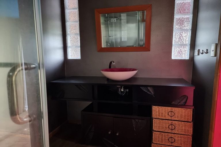 Photo of property in 10 Mona Avenue, Mangere Bridge, Auckland, 2022