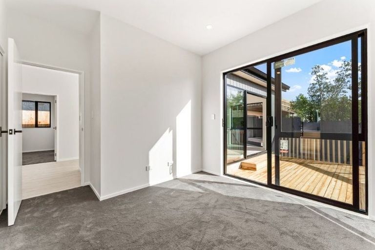 Photo of property in 19b Red Beach Road, Red Beach, 0932