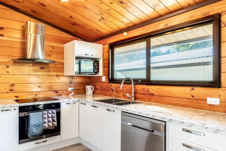 Photo of property in 30 Hookway Grove, Paraparaumu, 5032