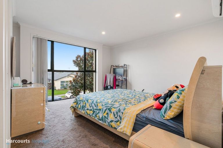 Photo of property in 14 Rere Close, Takanini, 2112