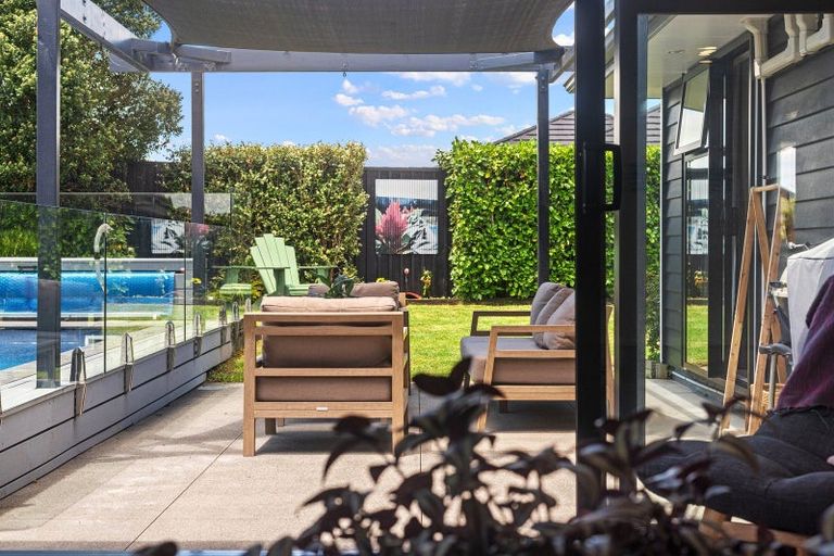 Photo of property in 15 Pohutukawa Parade, Riverhead, 0820