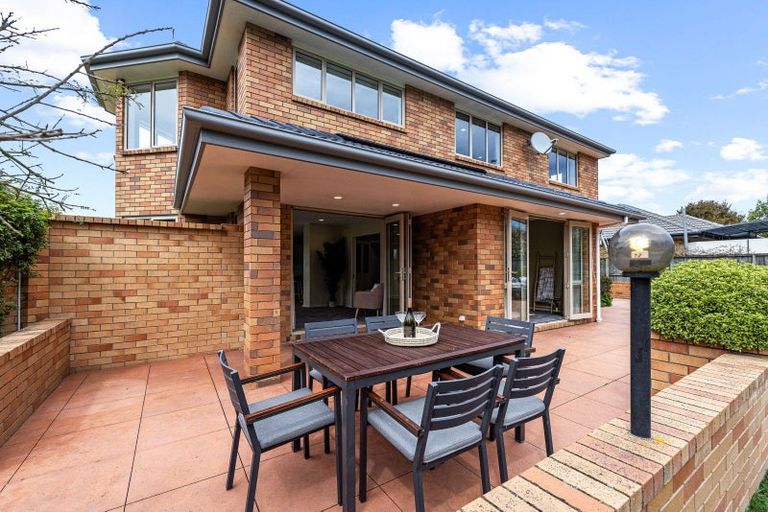 Photo of property in 64 Willowview Drive, Redwood, Christchurch, 8051