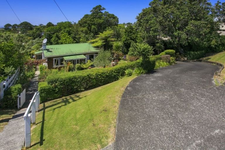 Photo of property in 124 Arran Road, Browns Bay, Auckland, 0630