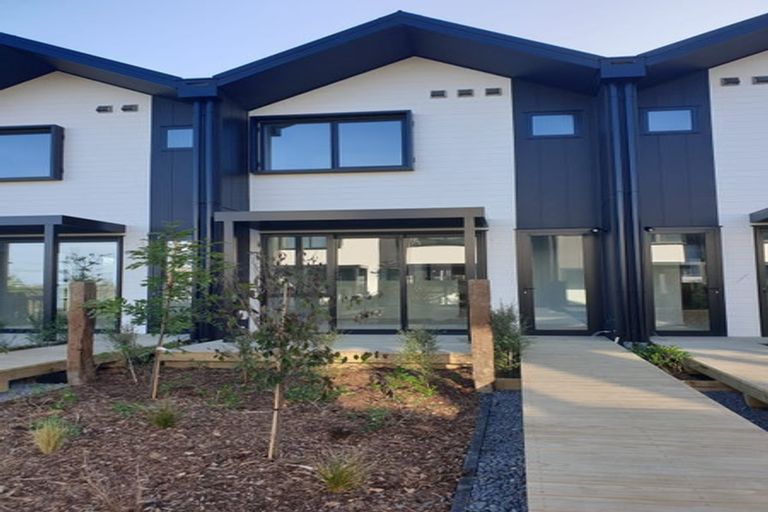 Photo of property in 4b Nerita Place, Long Bay, Auckland, 0630