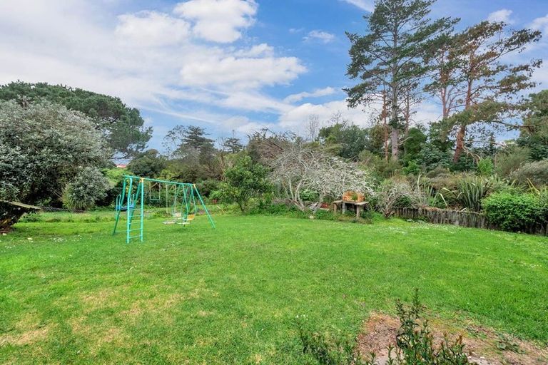 Photo of property in 24 Finlow Drive, Te Atatu South, Auckland, 0610