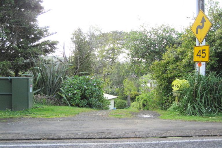 Photo of property in 666 Huia Road, Parau, Auckland, 0604