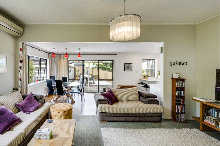 Photo of property in 38 Napier Terrace, Hospital Hill, Napier, 4110