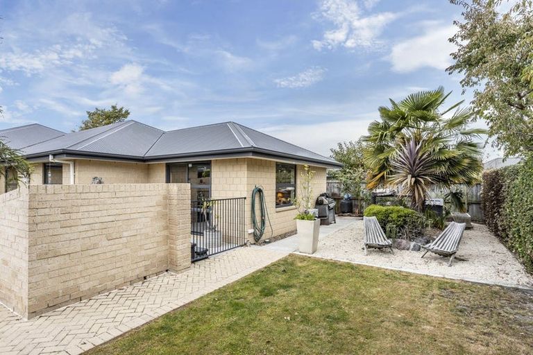 Photo of property in 49 Oakwood Drive, Rangiora, 7400