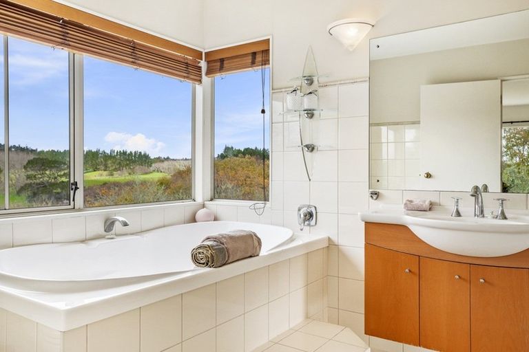 Photo of property in 246 State Highway 16, Kumeu, 0892