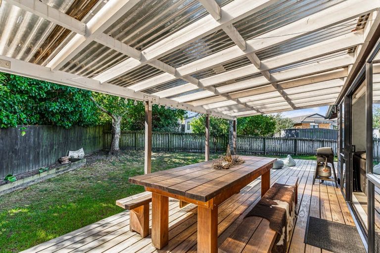 Photo of property in 10 Tokay Place, Huapai, Kumeu, 0810