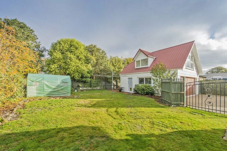 Photo of property in 65 Anglesea Avenue, Parklands, Christchurch, 8083