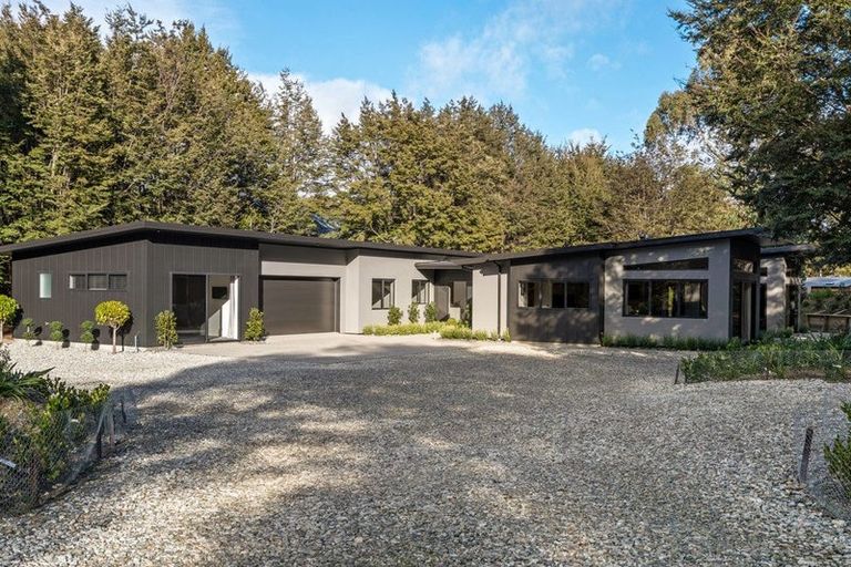Photo of property in 13 Arbor Lane, Mount Creighton, Queenstown, 9371