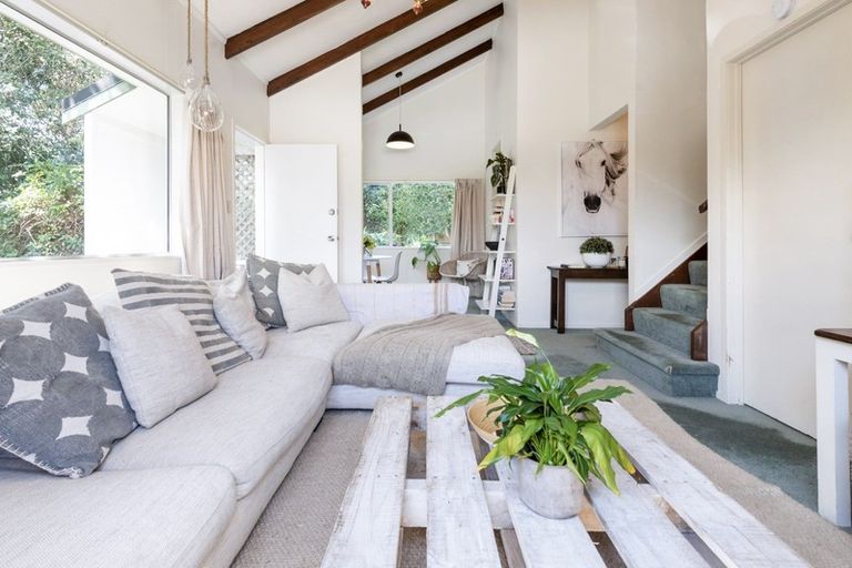 Photo of property in 2/116 Prince Regent Drive, Half Moon Bay, Auckland, 2012