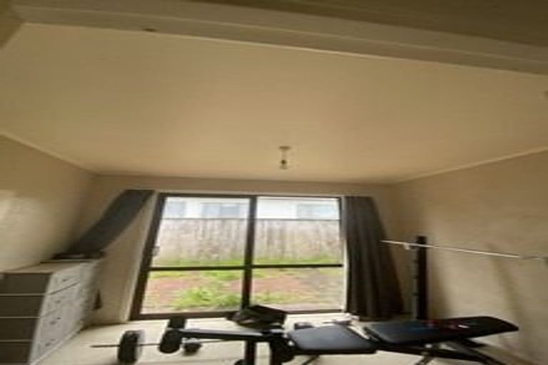 Photo of property in 11 Aplin Place, Birkdale, Auckland, 0626