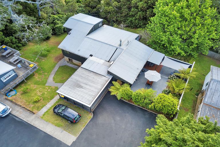 Photo of property in 367 Triangle Road, Henderson, Auckland, 0610