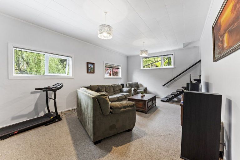 Photo of property in 24 Jocelyn Crescent, Pinehaven, Upper Hutt, 5019