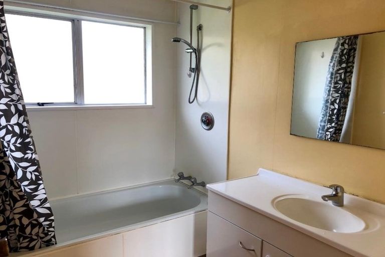 Photo of property in 44 Larchmont Grove, Totara Park, Upper Hutt, 5018