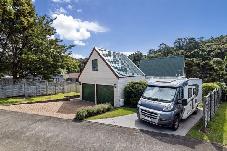 Photo of property in 13 Glendawn Place, Bayview, Auckland, 0629