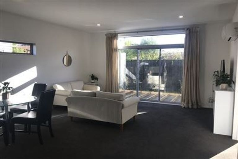 Photo of property in 110c Hamilton Avenue, Ilam, Christchurch, 8041