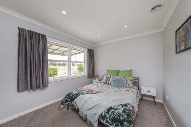 Photo of property in 37 Hewitts Road, Linton, Palmerston North, 4472