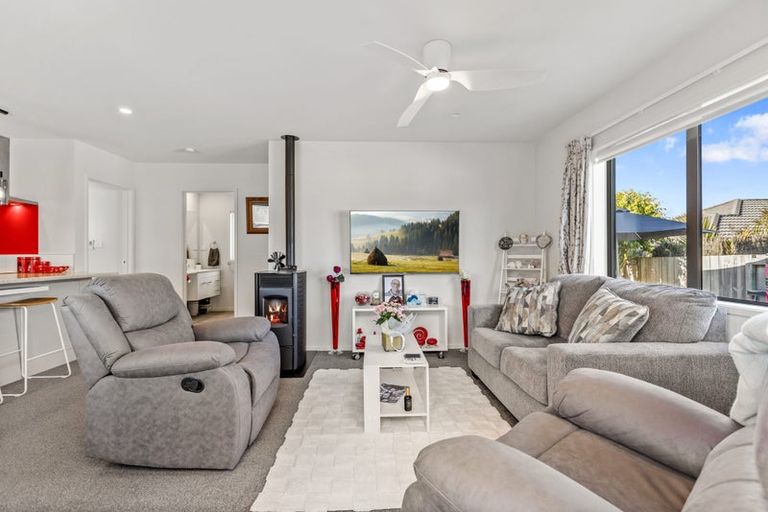 Photo of property in 11 Kamahi Crescent, Papamoa Beach, Papamoa, 3118