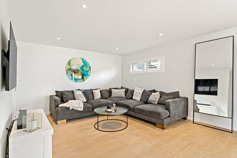 Photo of property in 16 Rewi Street, Torbay, Auckland, 0630