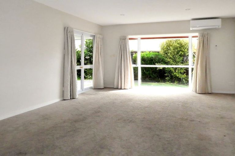 Photo of property in 87 Peer Street, Ilam, Christchurch, 8041