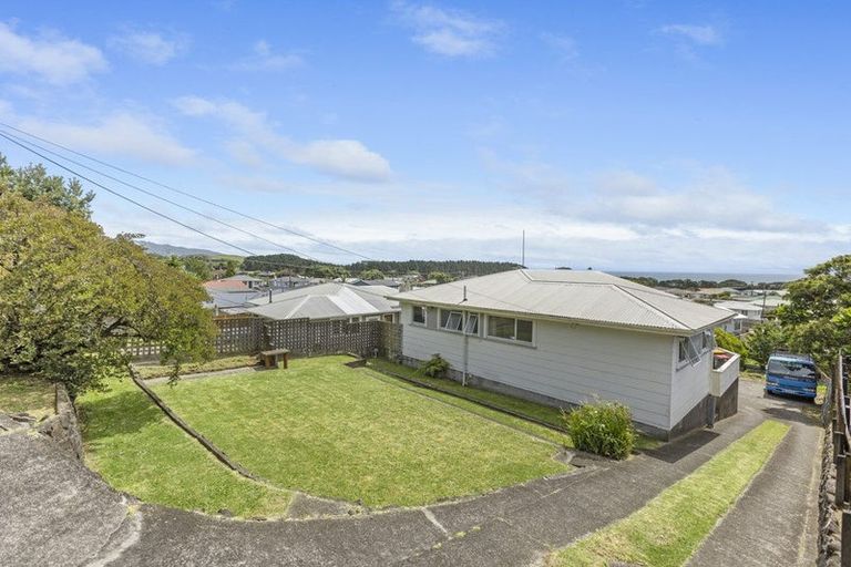 Photo of property in 9 Mount View Place, Spotswood, New Plymouth, 4310